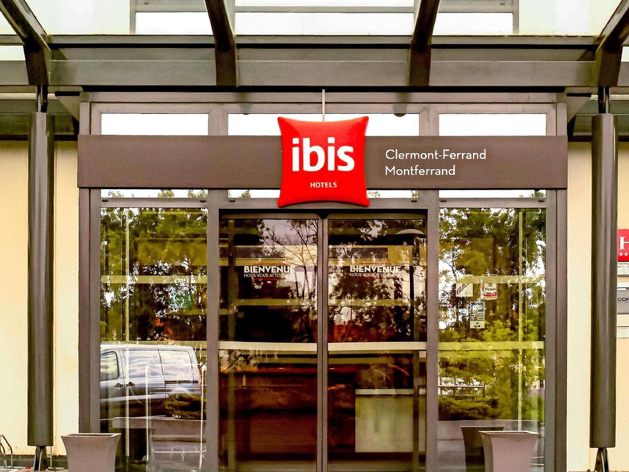 ホテル Ibis Clermont Ferrand Montferrand エクステリア 写真
